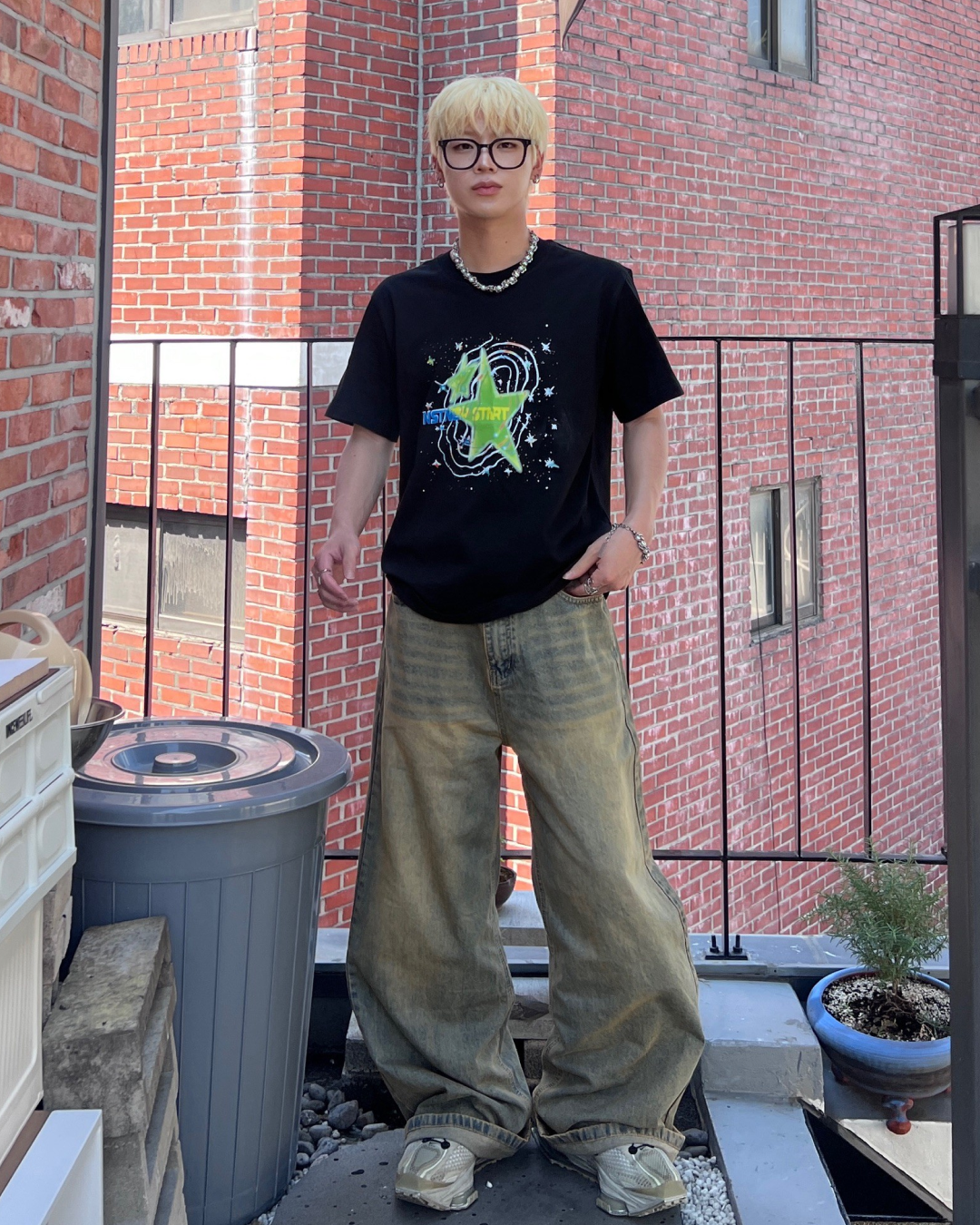 スペースグラフィックTシャツ MO1061