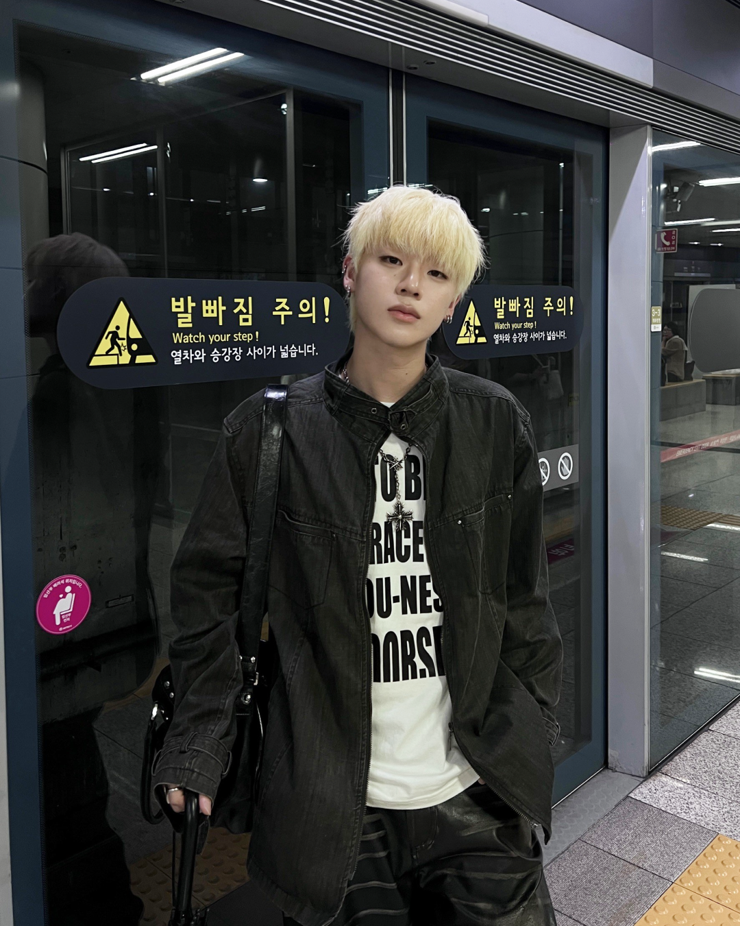 ビッグレタリングTシャツ MO1062