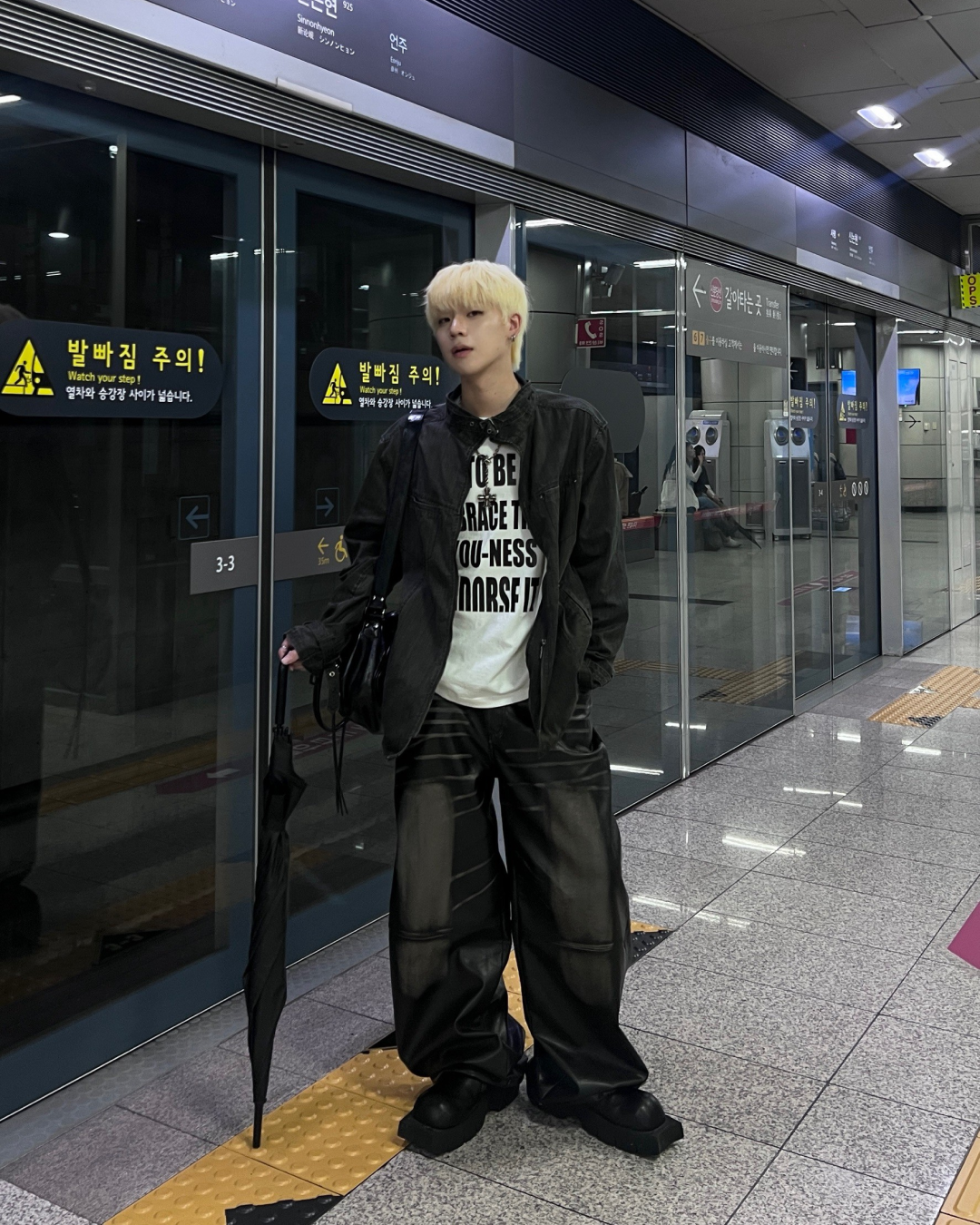 ビッグレタリングTシャツ MO1062