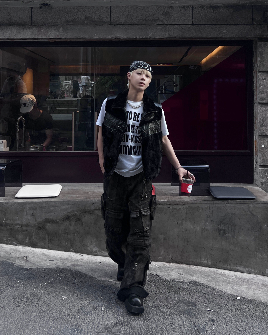 ビッグレタリングTシャツ MO1062