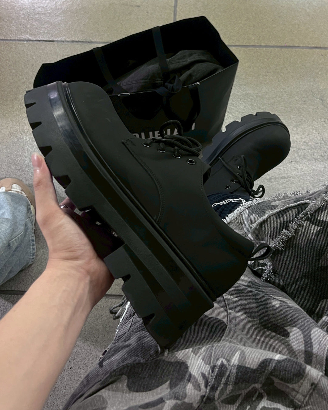 厚底レースアップシューズ MO1070