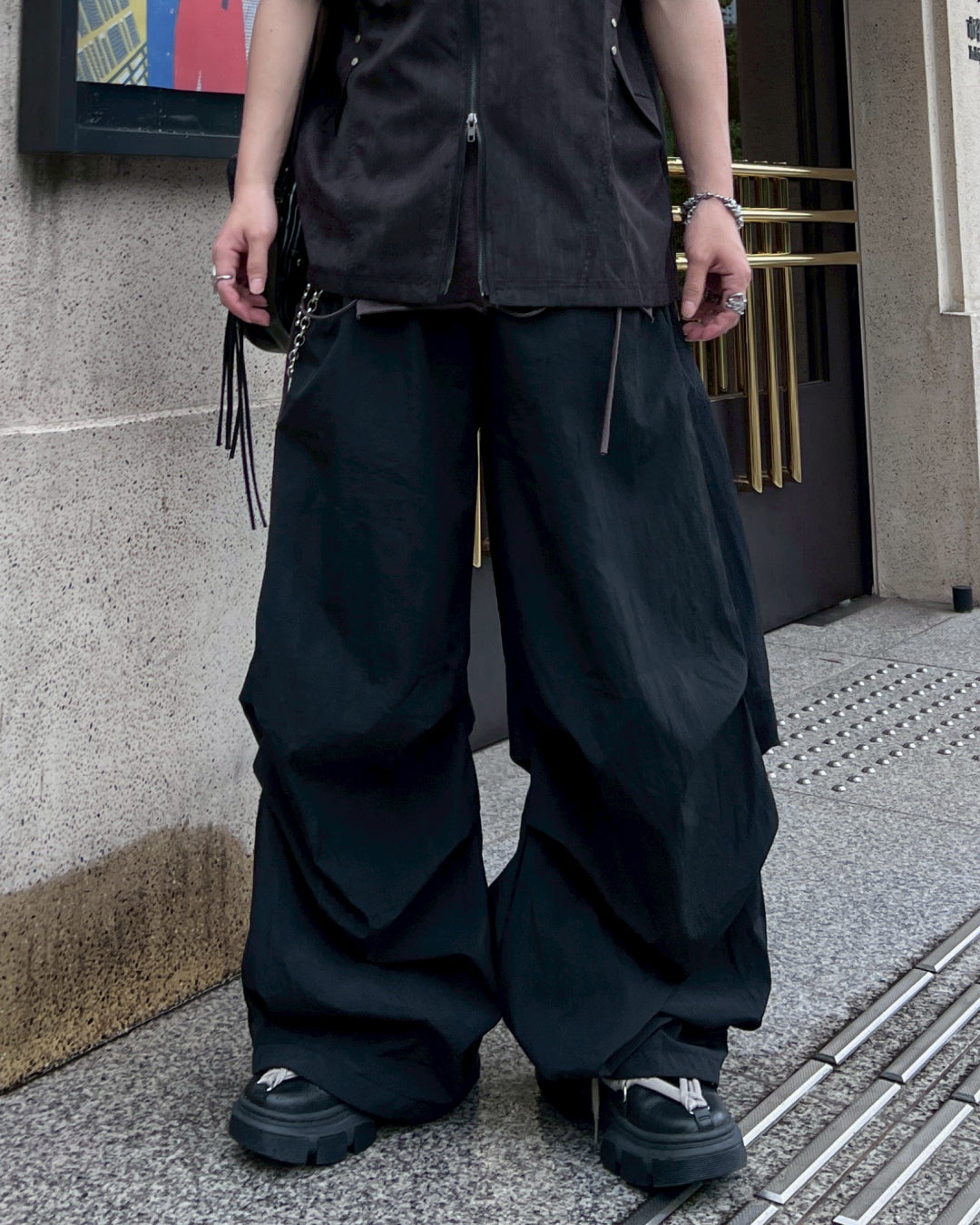 ナイロンワイドプリーツパンツ MO1114