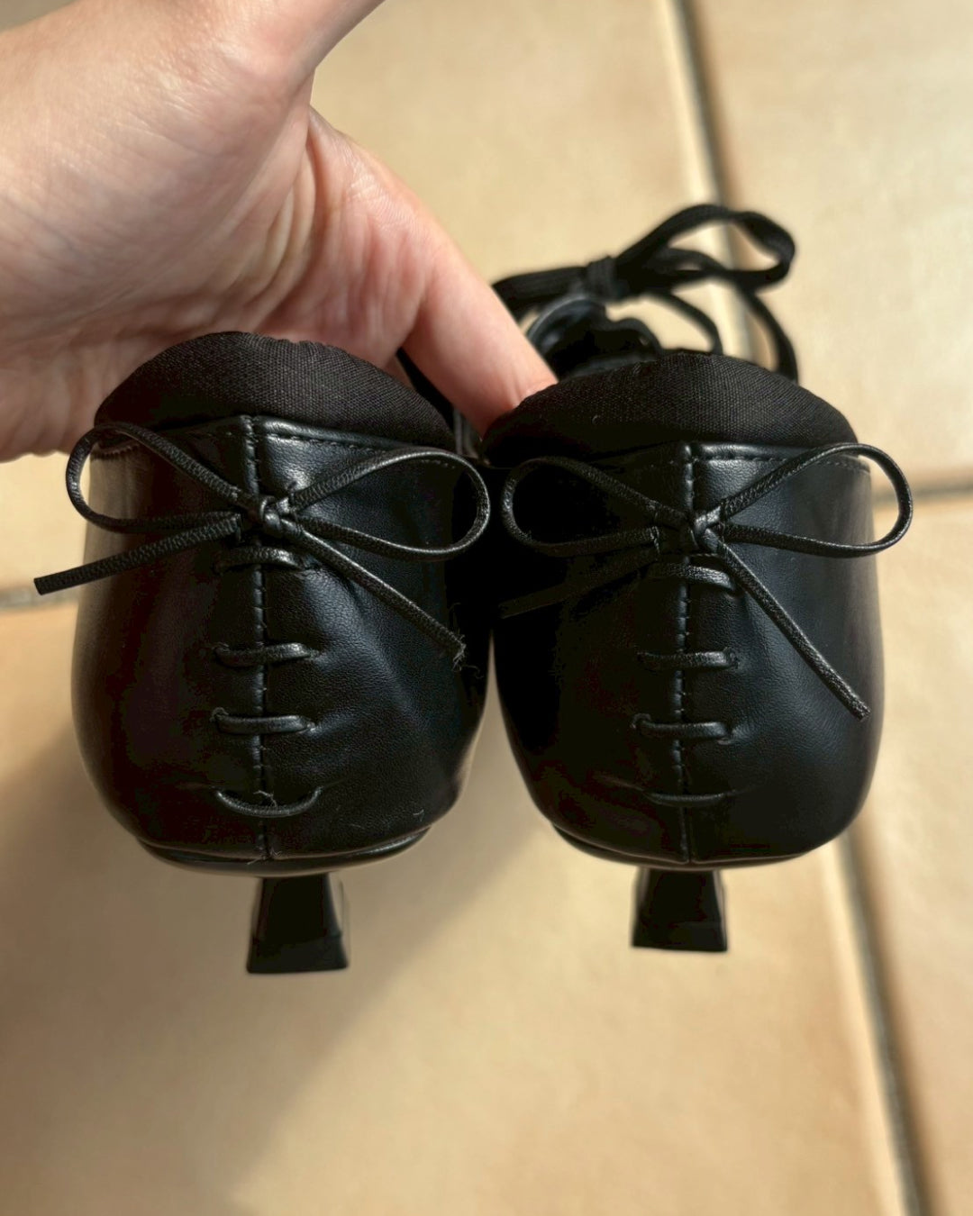 レースアップリボンパンプス
MU0213