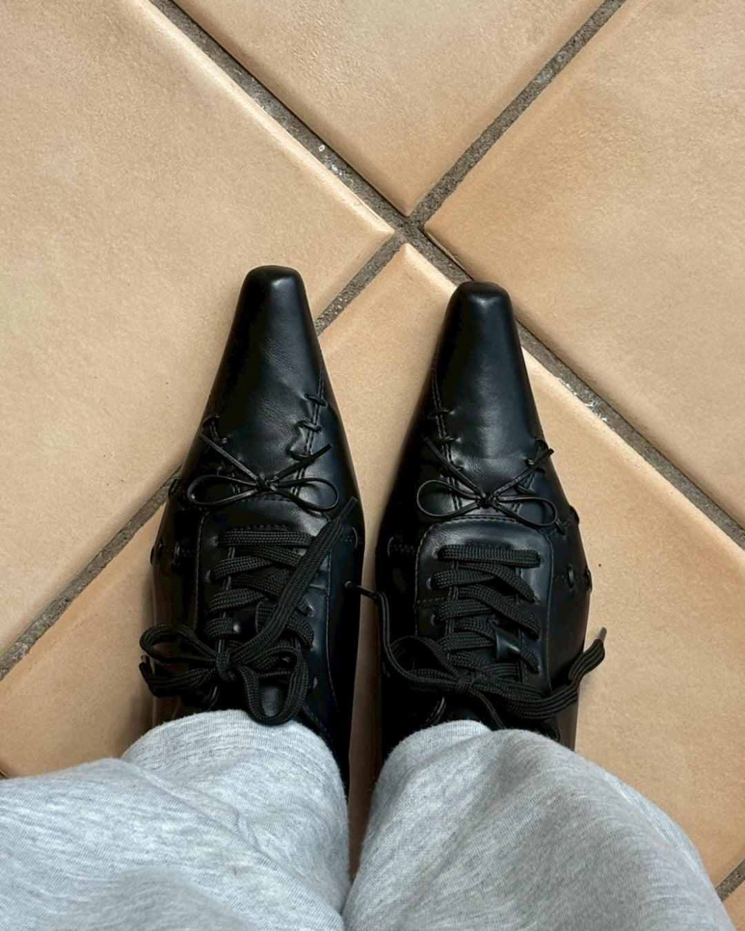 レースアップリボンパンプス
MU0213