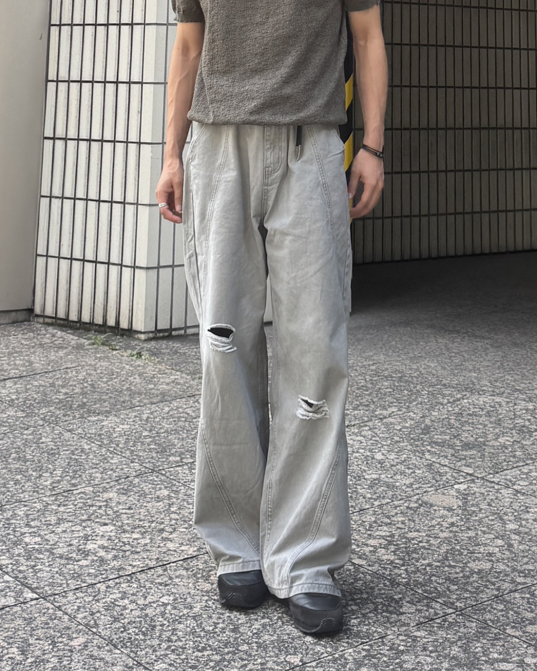 グレーダメージパンツ NA1057