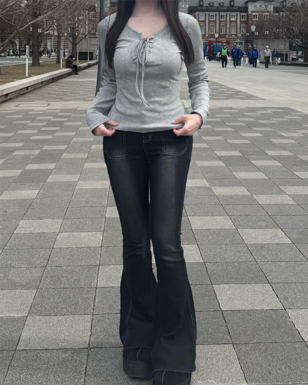 ベースレイヤー付きレースアップニットトップ
NO0197