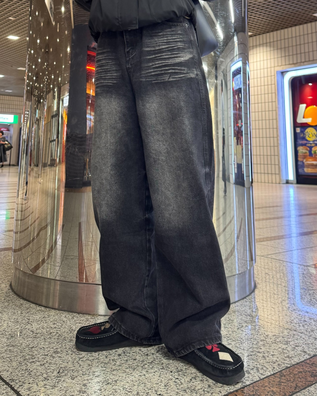 ウォッシュダメージブラックデニム OK0020