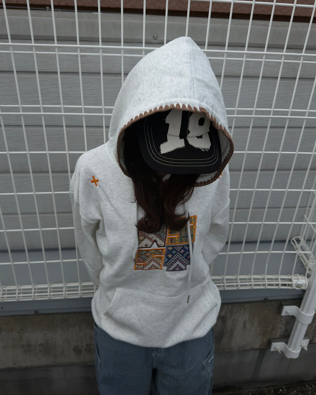 エスニックロゴ刺繍フーディ RS0162