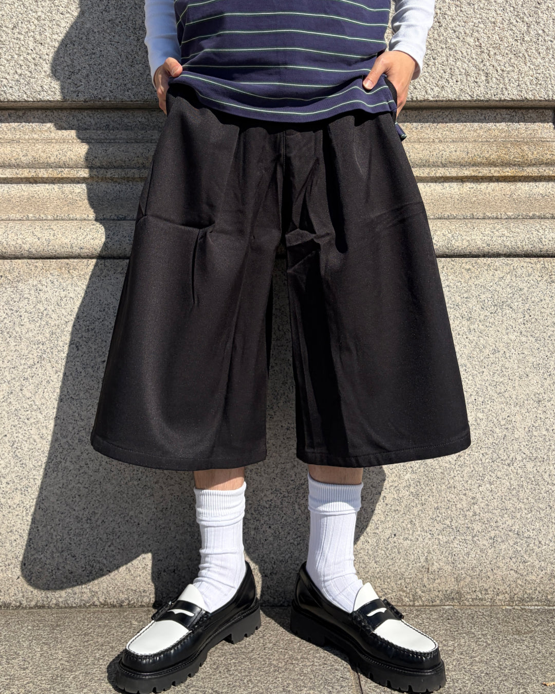 ロマンチックノイローゼ　黒ハーフパンツ タックボリュームハーフパンツ TK0108 – YOLO（ヨロ）｜ファッション通販
