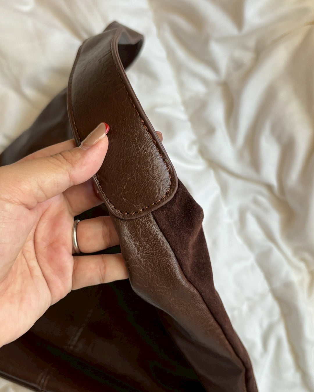 リバーシブルカジュアルレザー風バッグ
TM0063