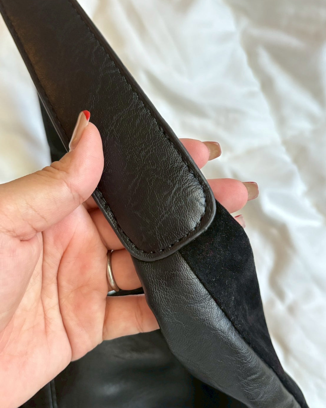 リバーシブルカジュアルレザー風バッグ
TM0063