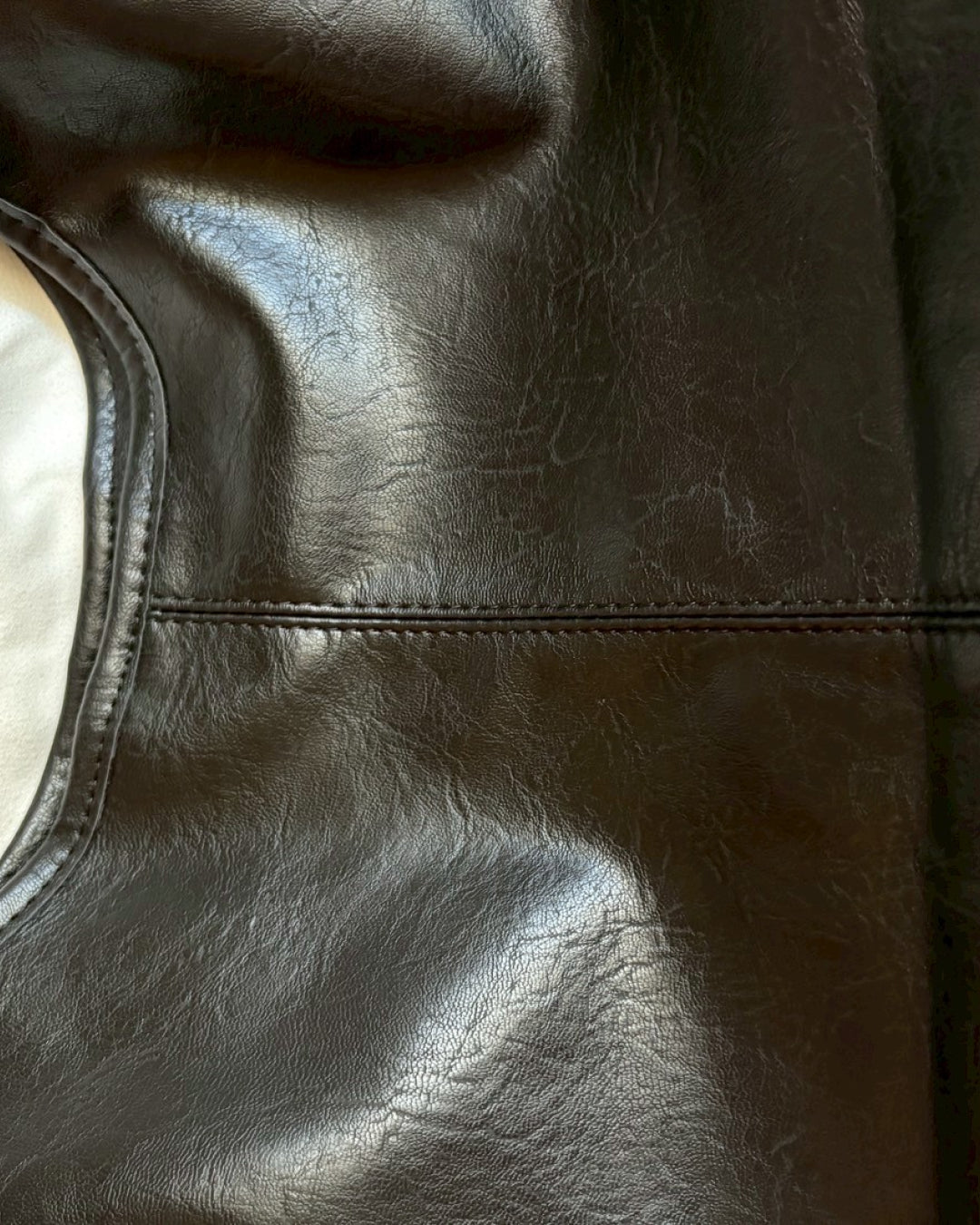 リバーシブルカジュアルレザー風バッグ
TM0063