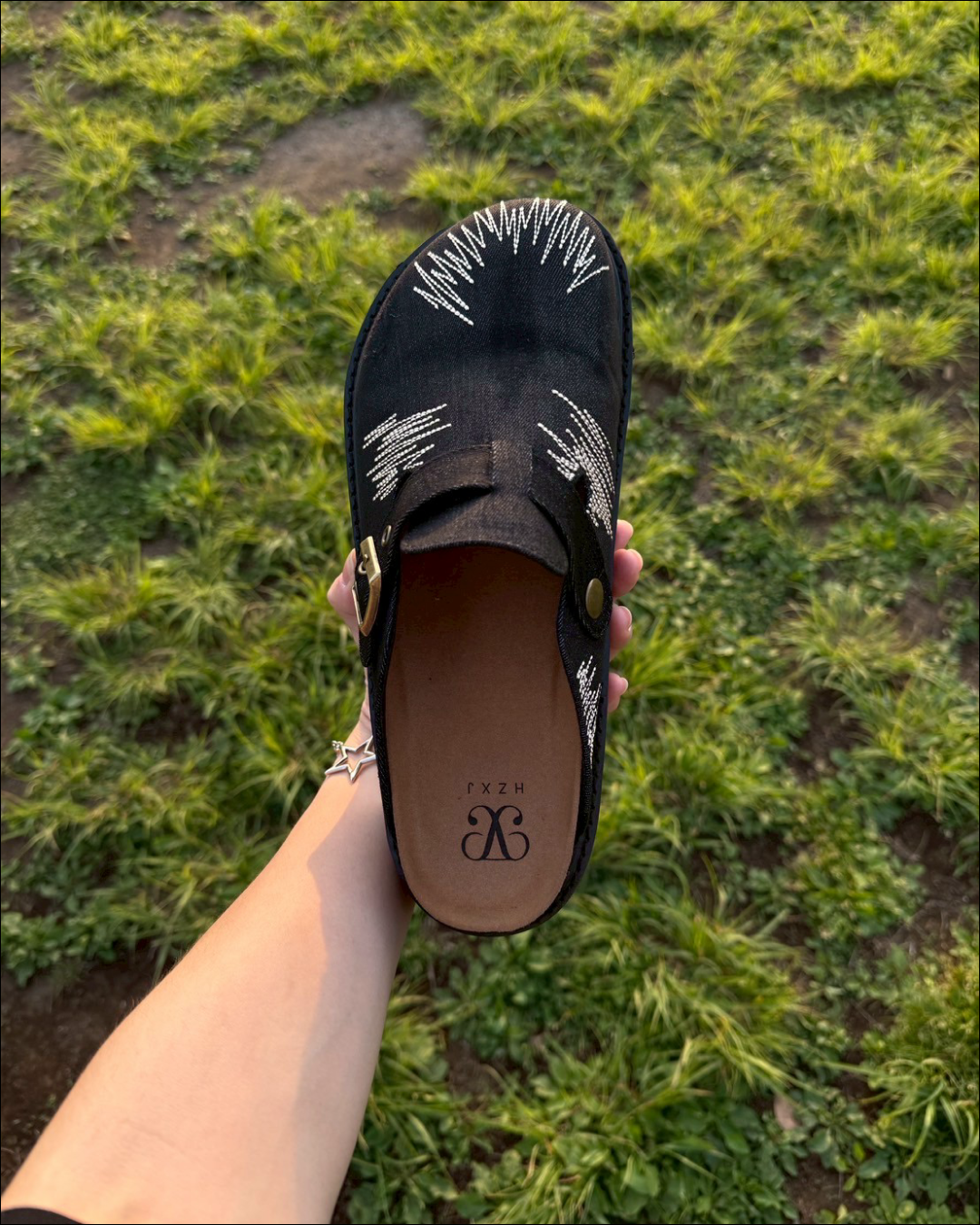 レトロ刺繍スリッポン TN0067