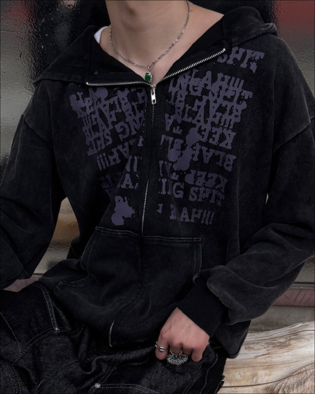 ジップアップ英字プリントフーディ
TN0415