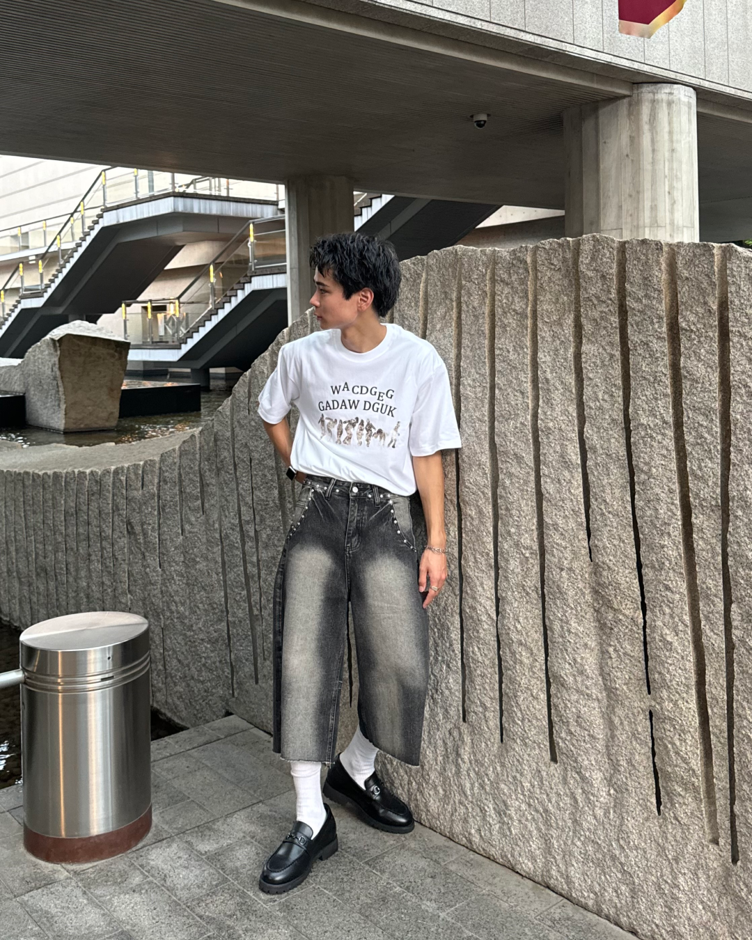リベットカットオフウォッシュドハーフデニムパンツ TO0081