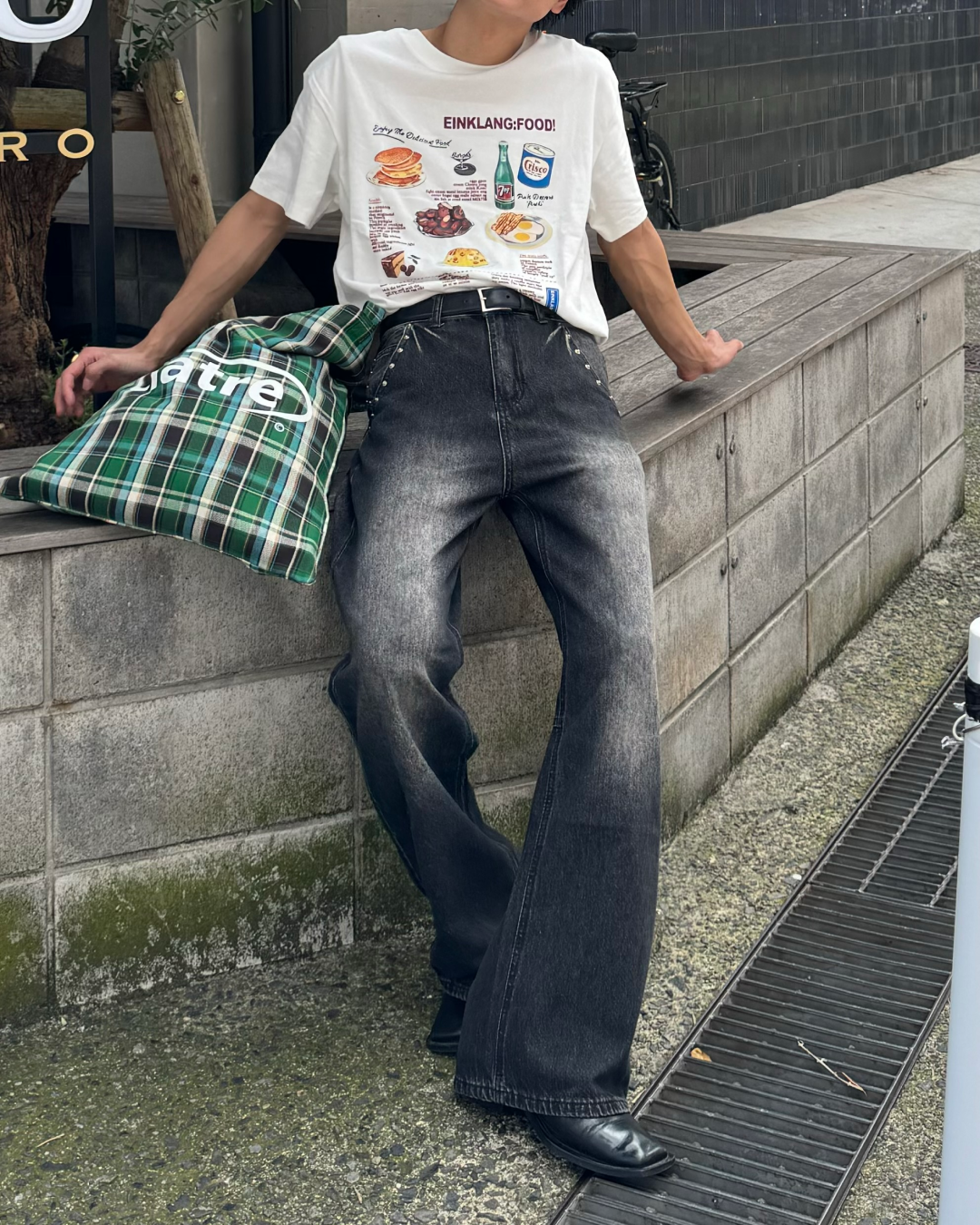 リベットウォッシュストレートデニムパンツ TO0089