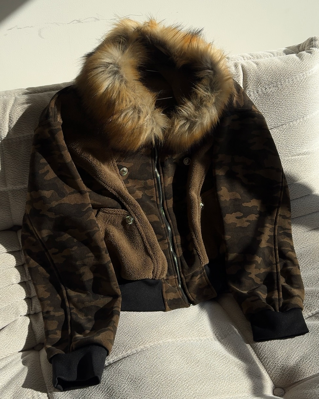 yoloファー付きブラックジャンパー yoloファー付きブラックジャンパー 即納】ブラックファージャケット