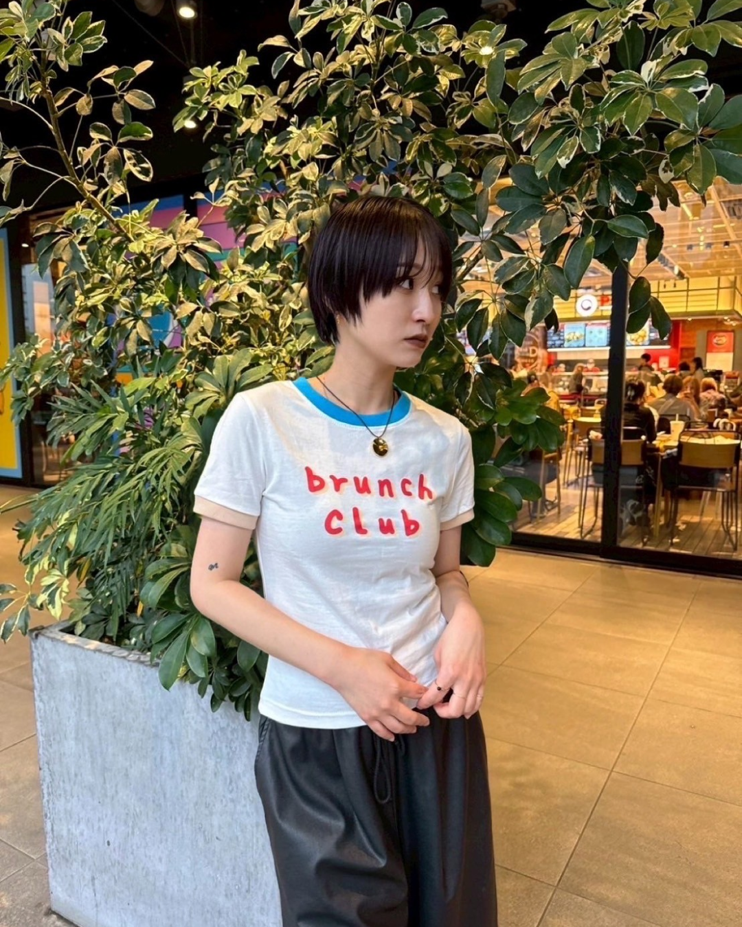 ネックカラーレタリングTシャツ UK0015