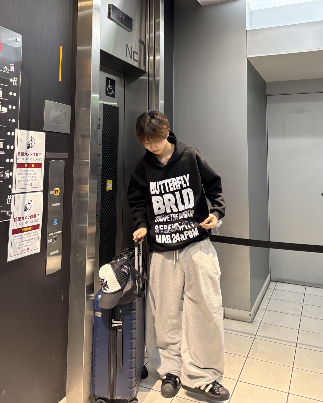 バイカラーレタープリントパーカー WG0193