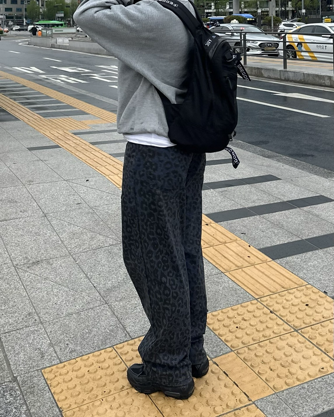 【即納】ブルーレオパードストレートパンツ Y1103