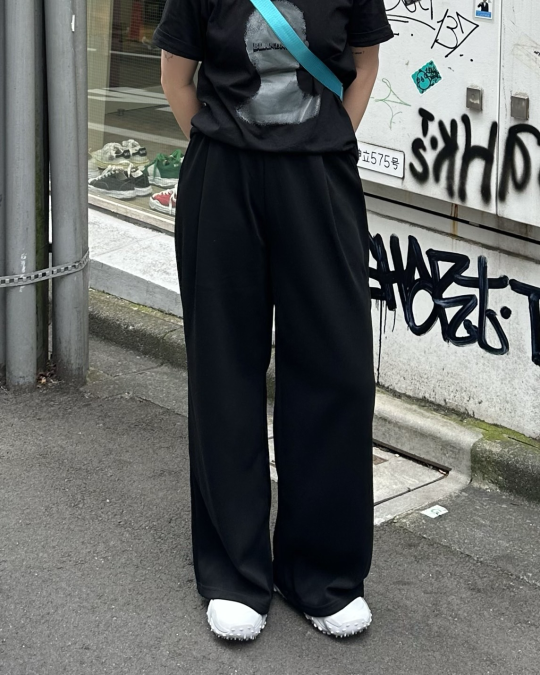 タックワイドストレートスラックス Y1563