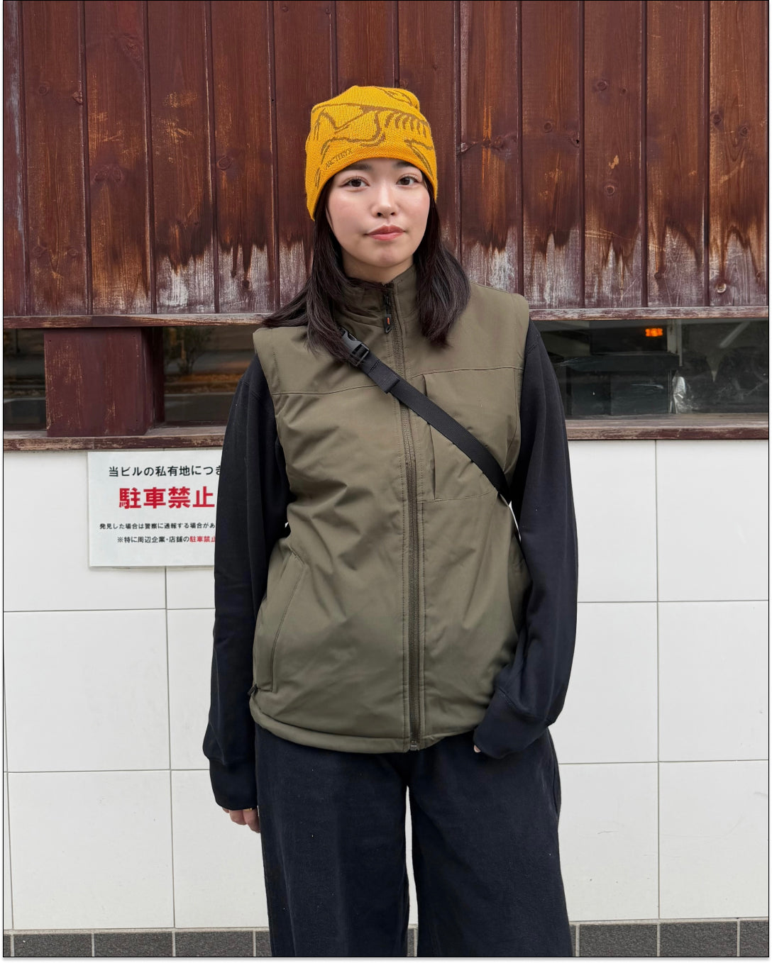 スタンドカラーナイロンベストジャケット
Y1728