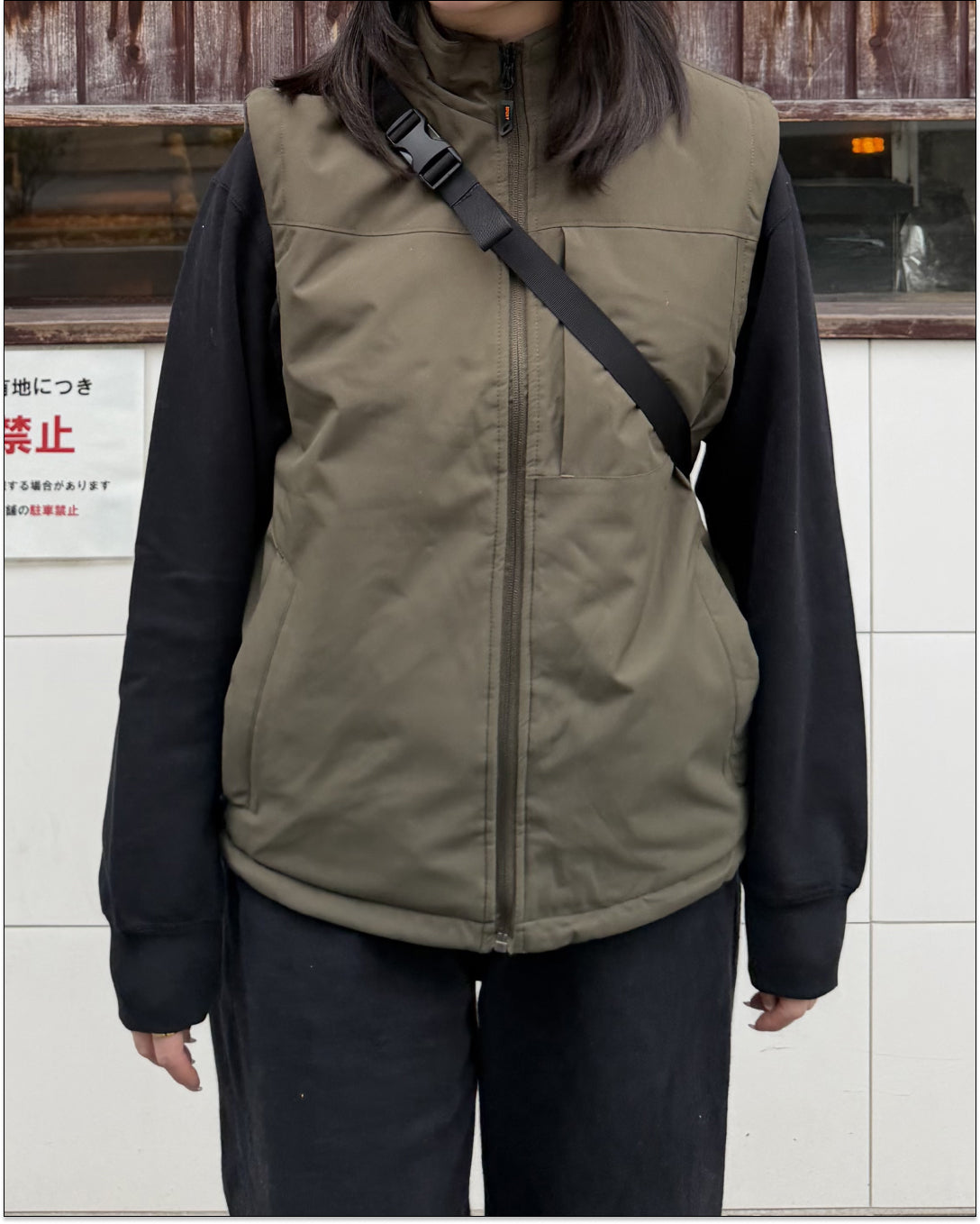 スタンドカラーナイロンベストジャケット
Y1728