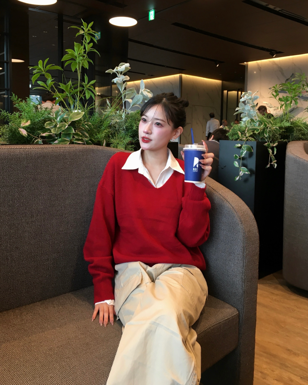 Vネックカジュアルセーター YN0024