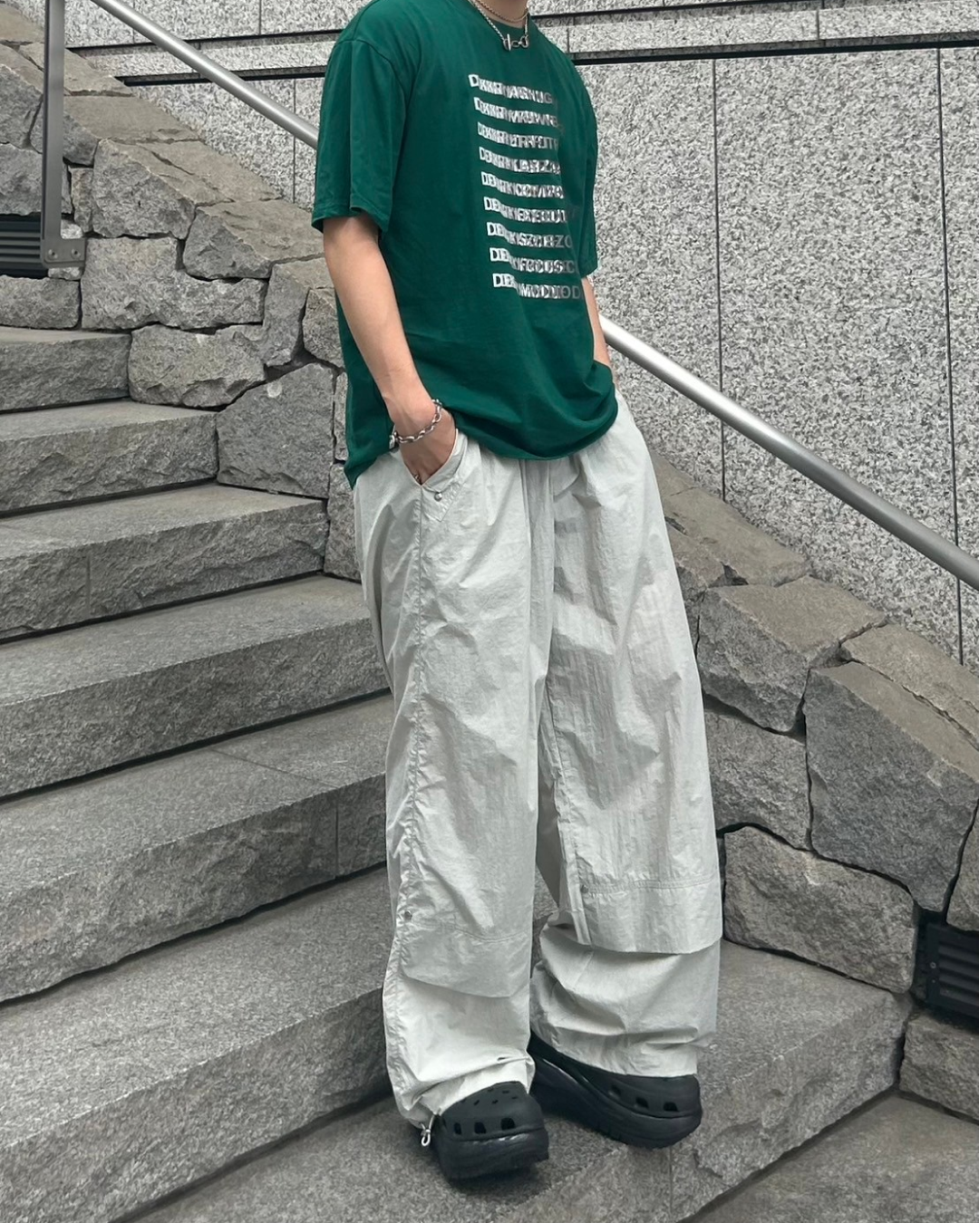 ドローコードナイロンワイドパンツ AS0031 – YOLO(ヨロ ドローコードナイロンワイドパンツ AS0031 – YOLO(ヨロ