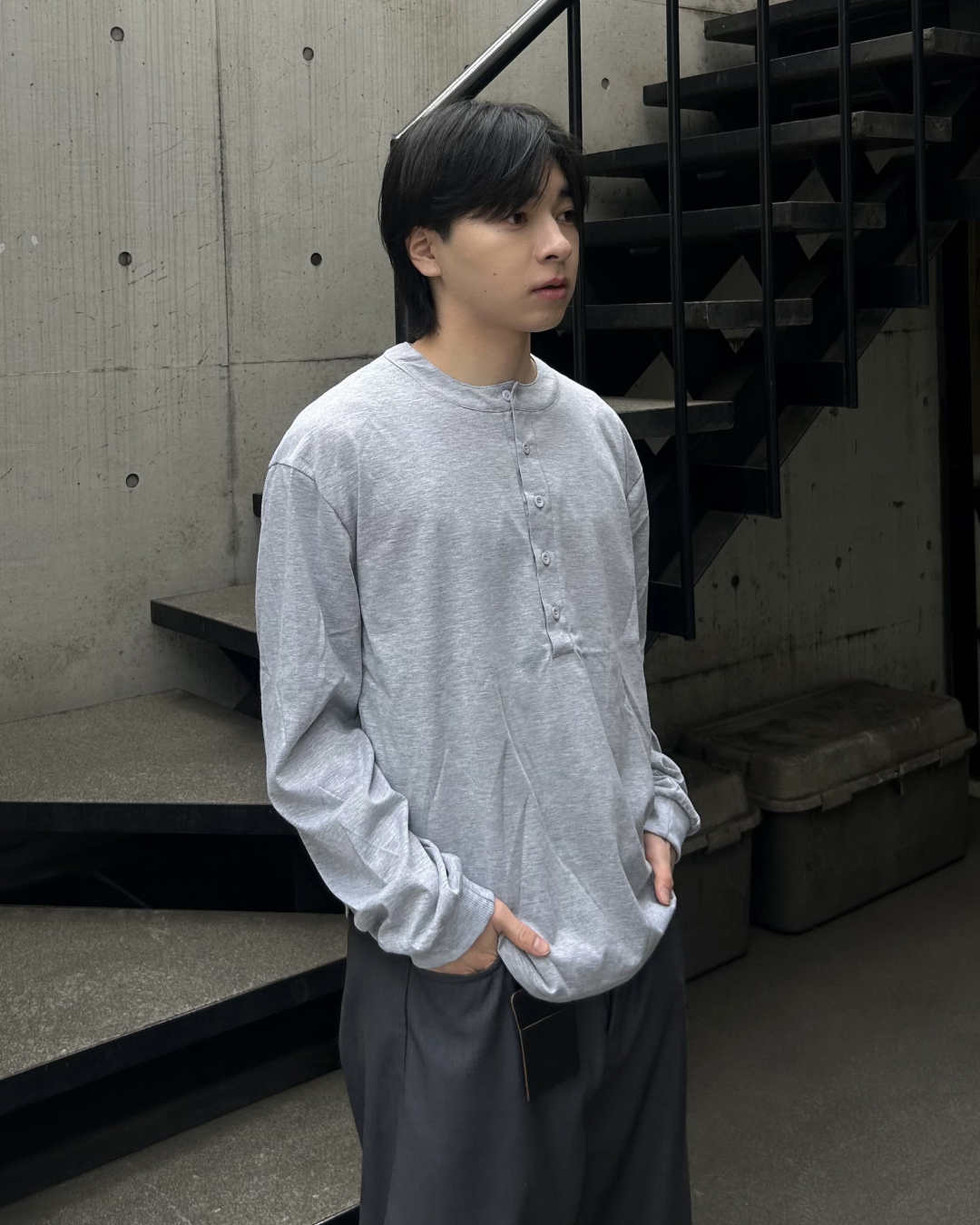 ヘンリーネックボックスカットロングTシャツ AS0386 – YOLO(ヨロ ヘンリーネックボックスカットロングTシャツ AS0386 – YOLO(ヨロ