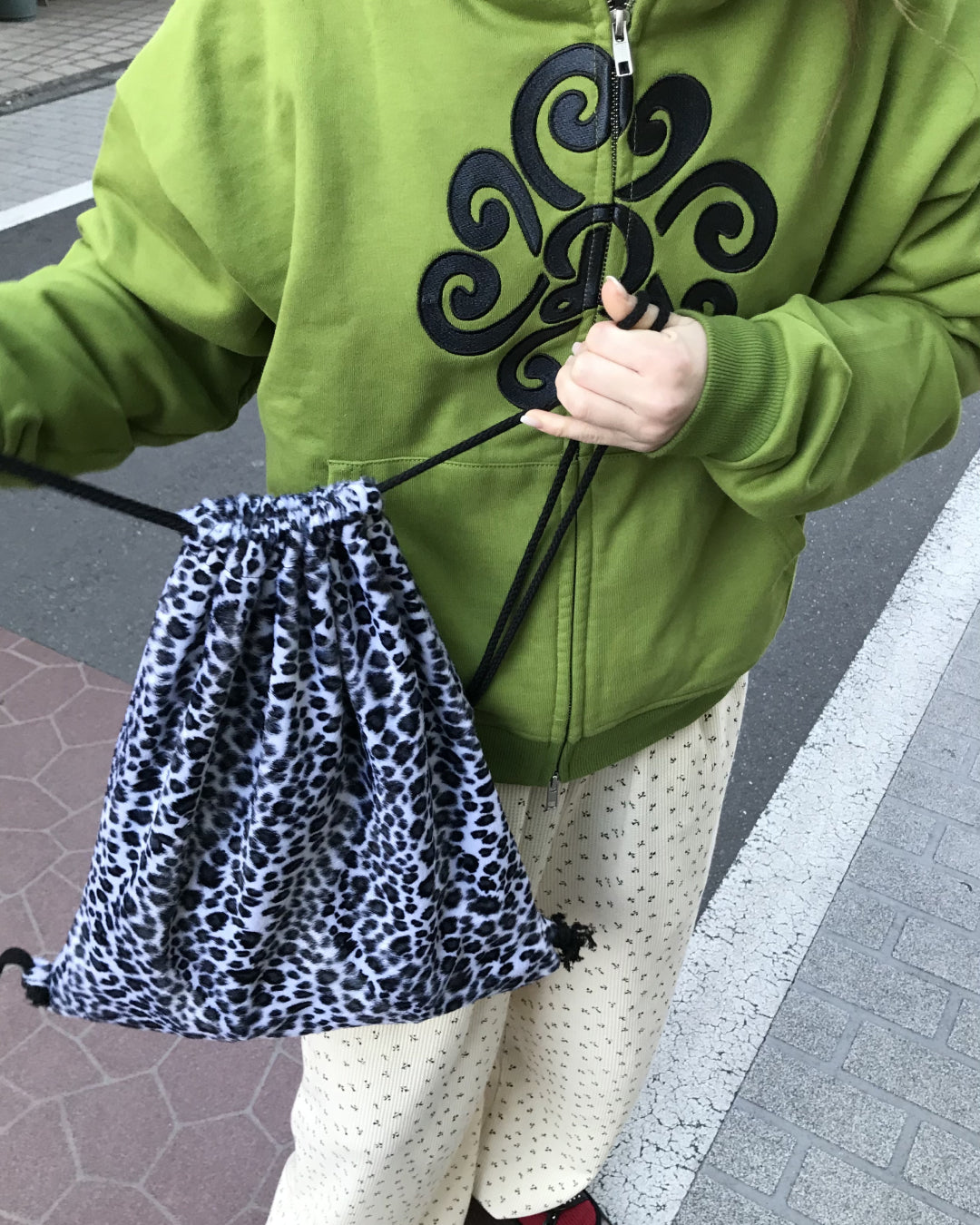 レオパード柄ナップサック
AW1201