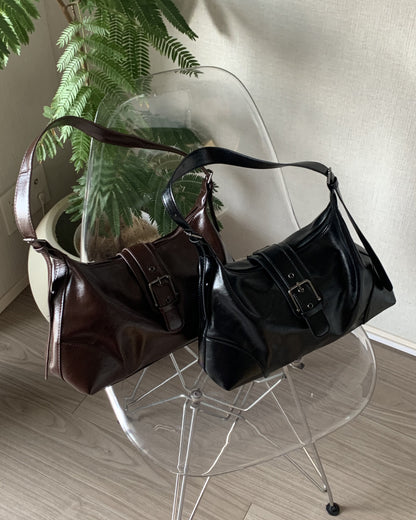 レトロバックルショルダーバッグ AY1350