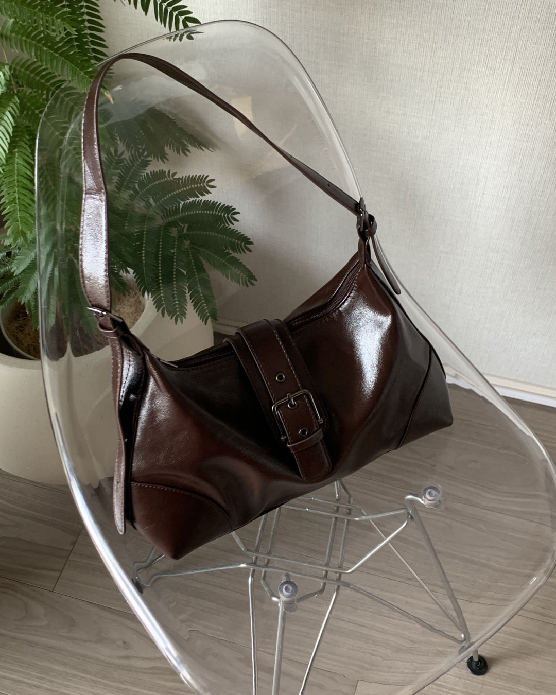 レトロバックルショルダーバッグ AY1350