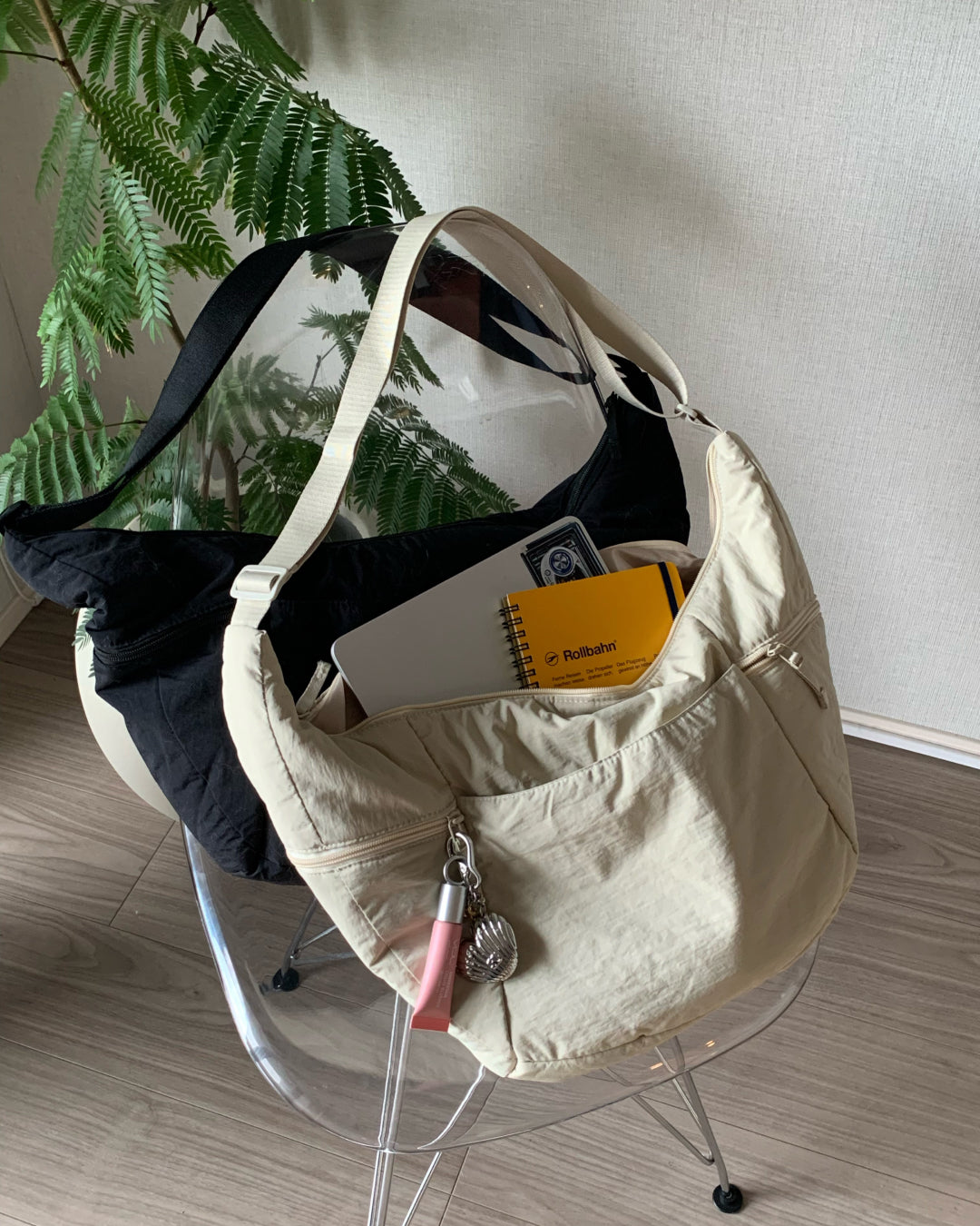 【即納】ハーフムーンショルダーバッグ AY5022