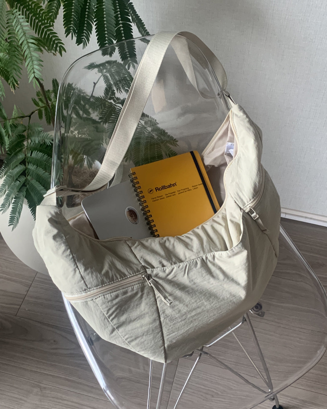 【即納】ハーフムーンショルダーバッグ AY5022