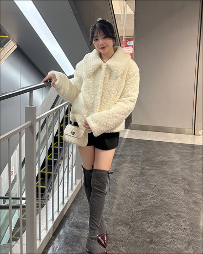 ホワイトファーライクジャケット
B2157