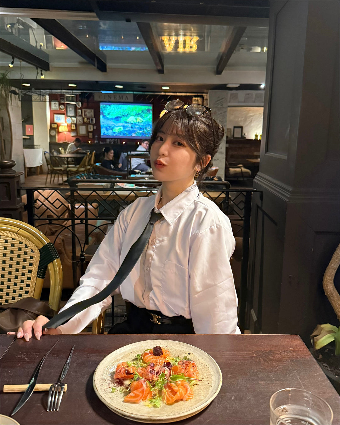 ネクタイ付きオーバーシャツ B2197