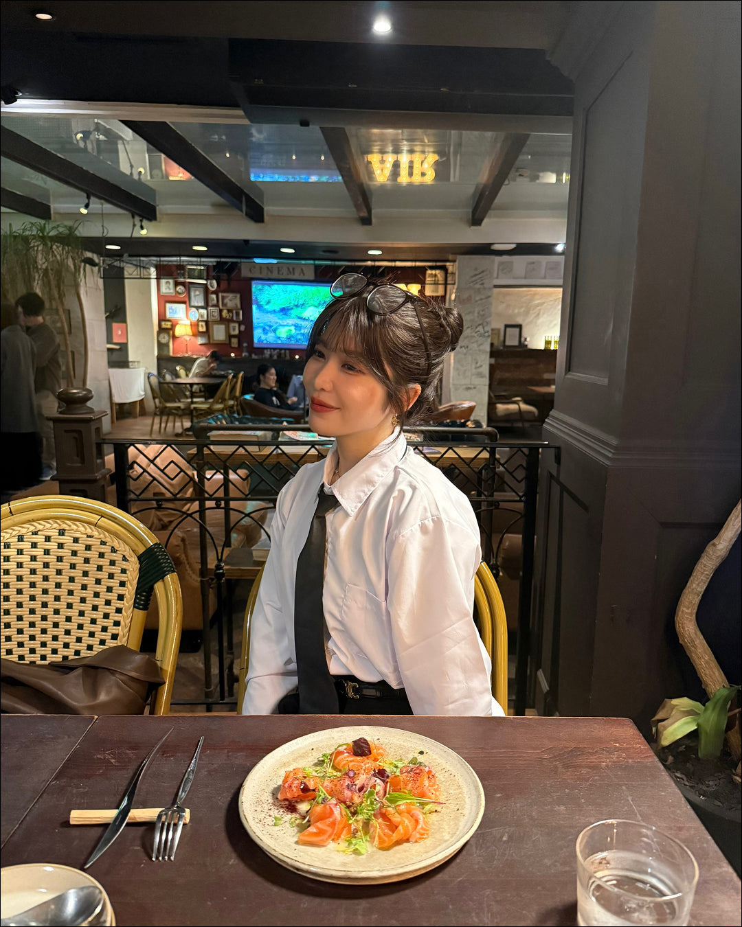 ネクタイ付きオーバーシャツ B2197