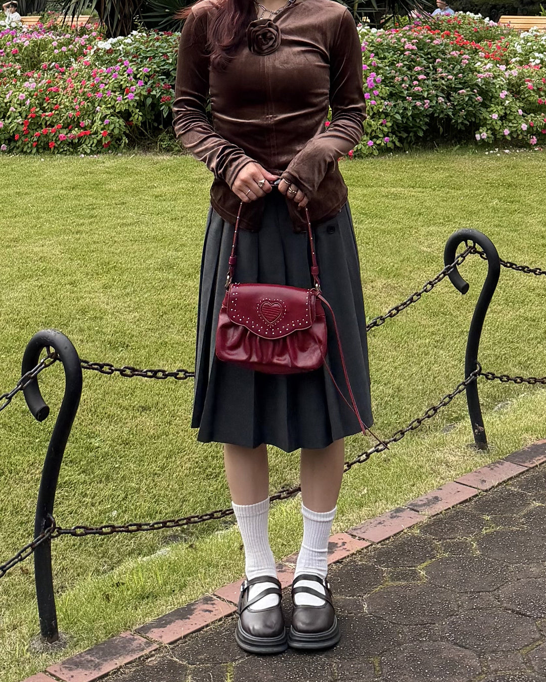ローズコサージュ付きベロアブラウス BB0351