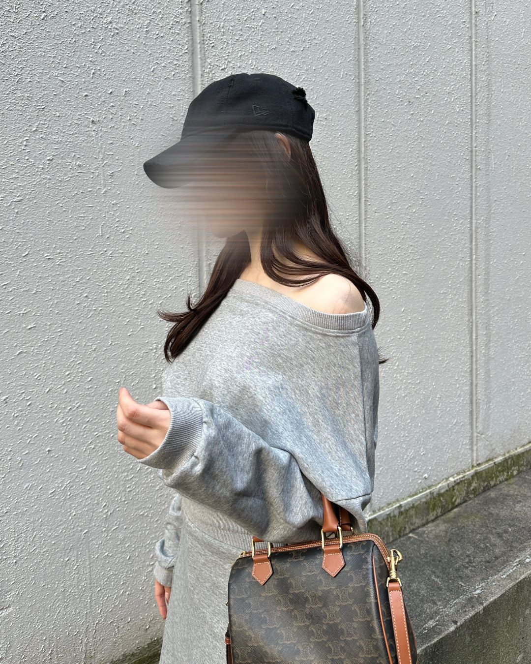 オフショルダークロップドスウェット BM0073