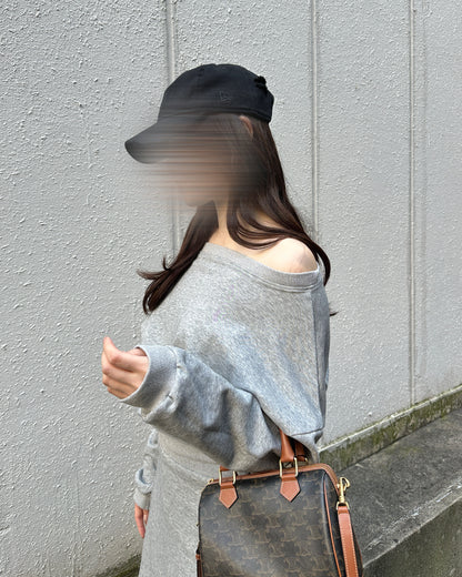 オフショルダークロップドスウェット BM0073