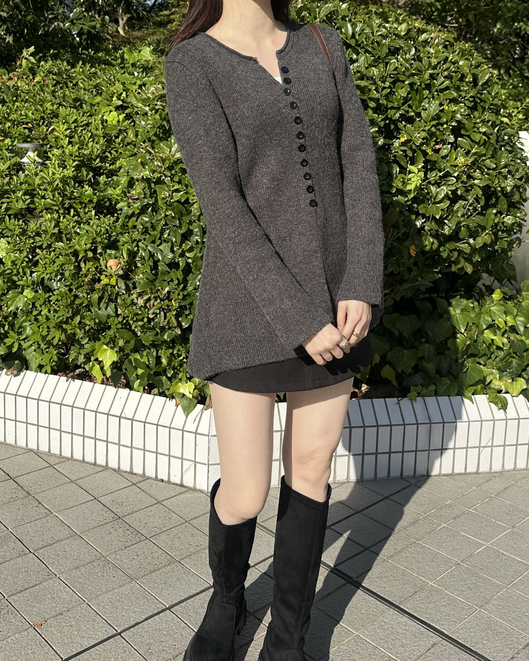 Vネックペプラムニット BM3001