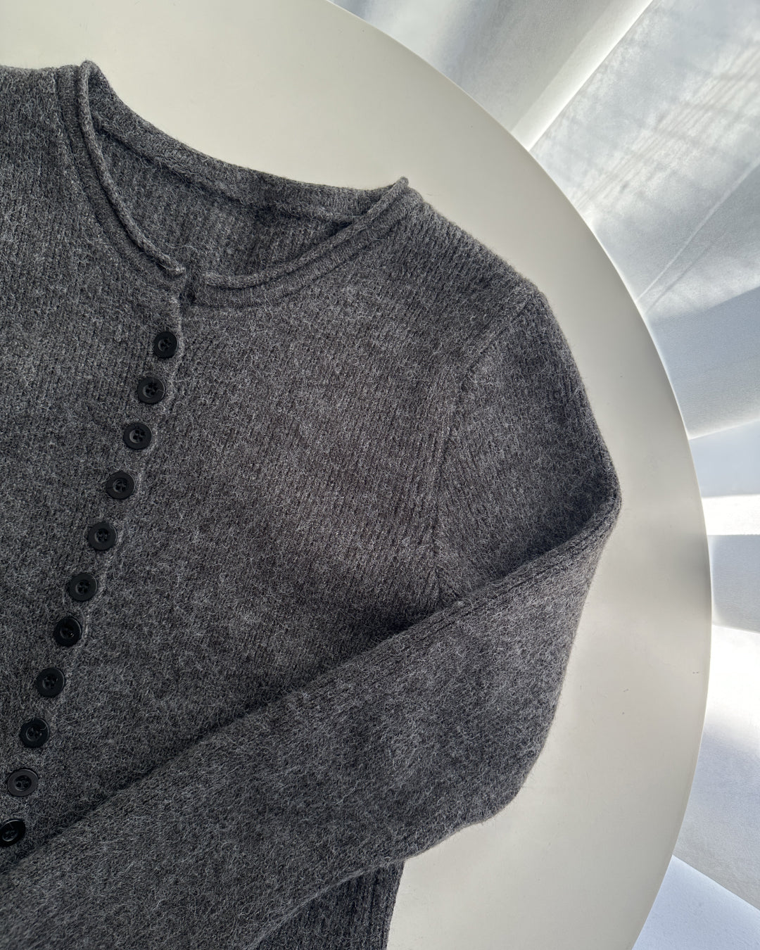 Vネックペプラムニット BM3001 – YOLO（ヨロ）｜ファッション通販