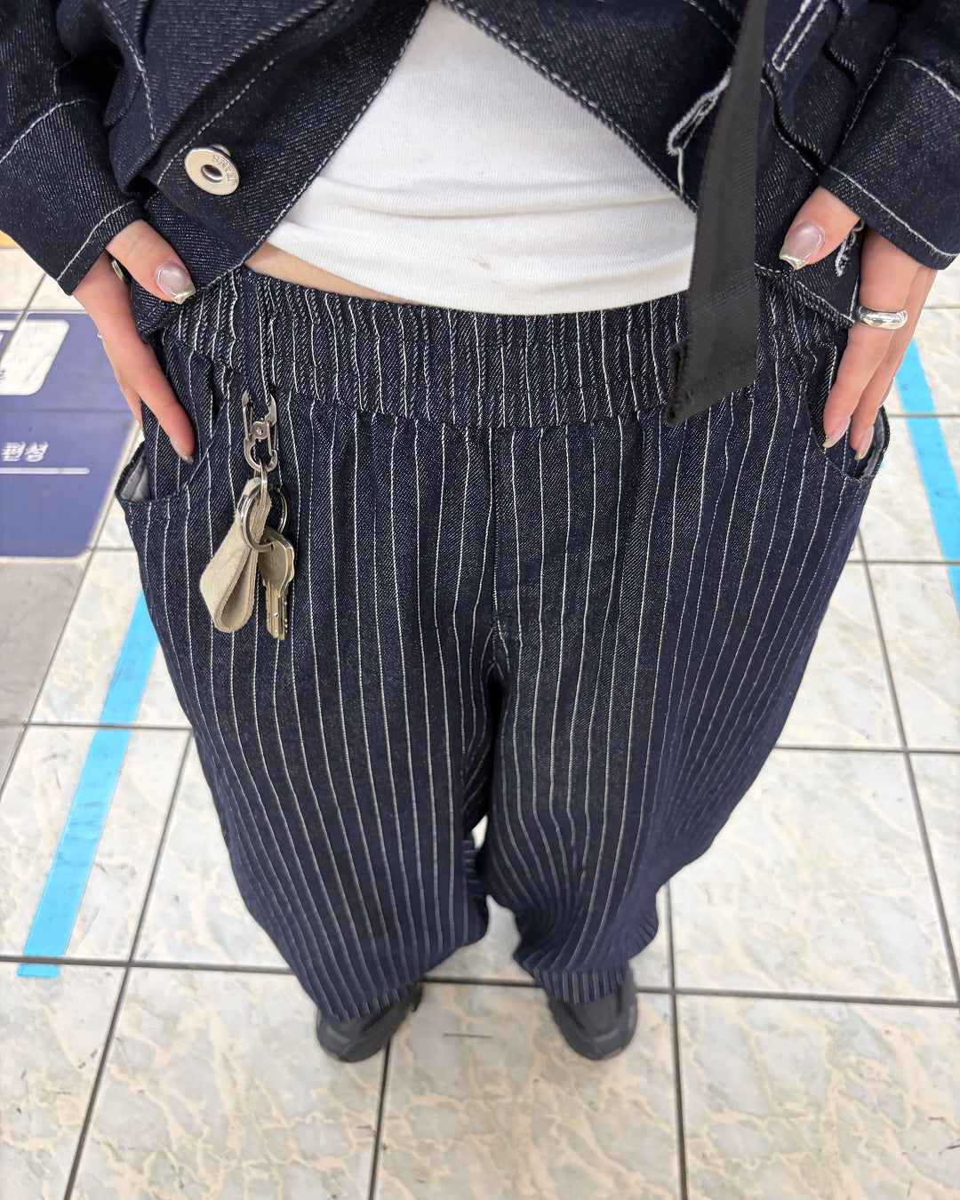 【即納】クロップドストライプバルーンパンツ CH2022