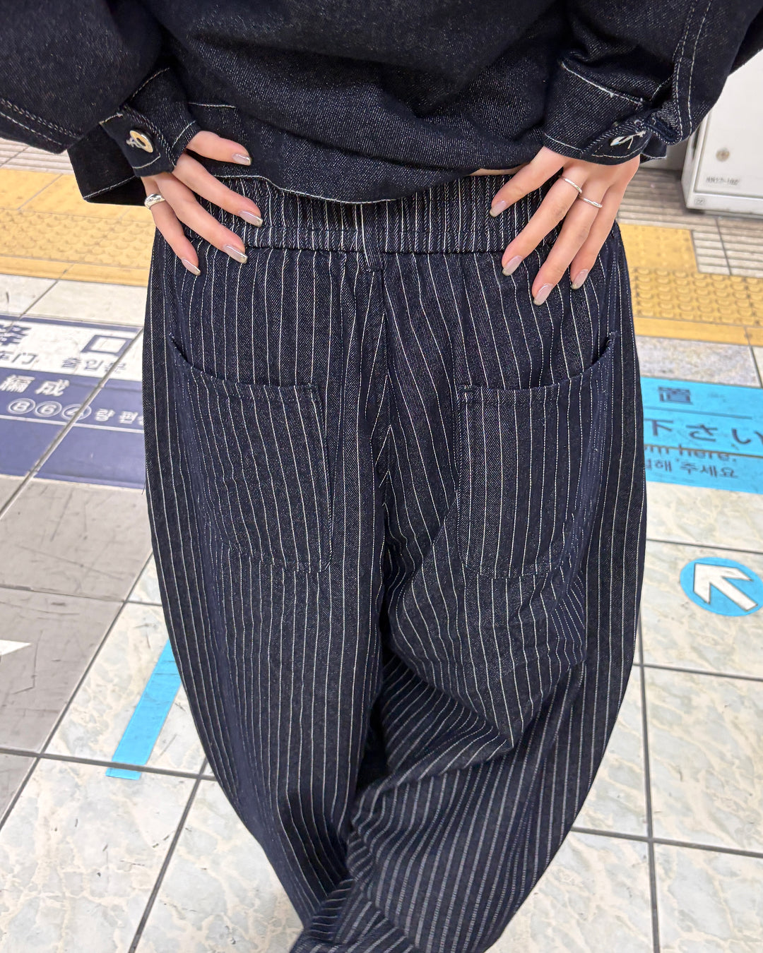 【即納】クロップドストライプバルーンパンツ CH2022