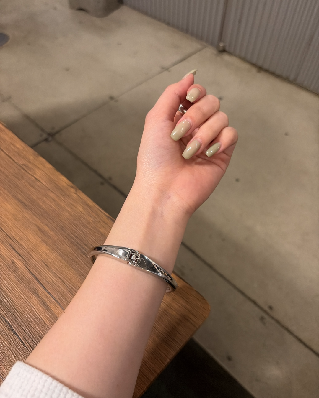 ミニマルラインバングル CH2083