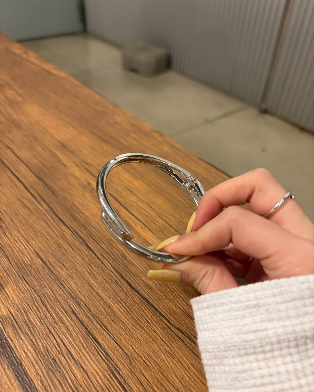 ミニマルラインバングル CH2083