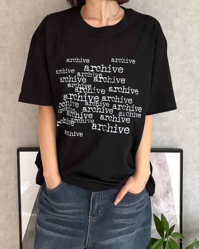 マルチロゴグラフィックTシャツ CH2359