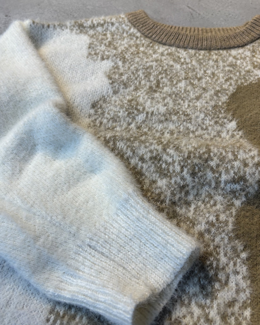 グラデーションラウンドセーター CM0099