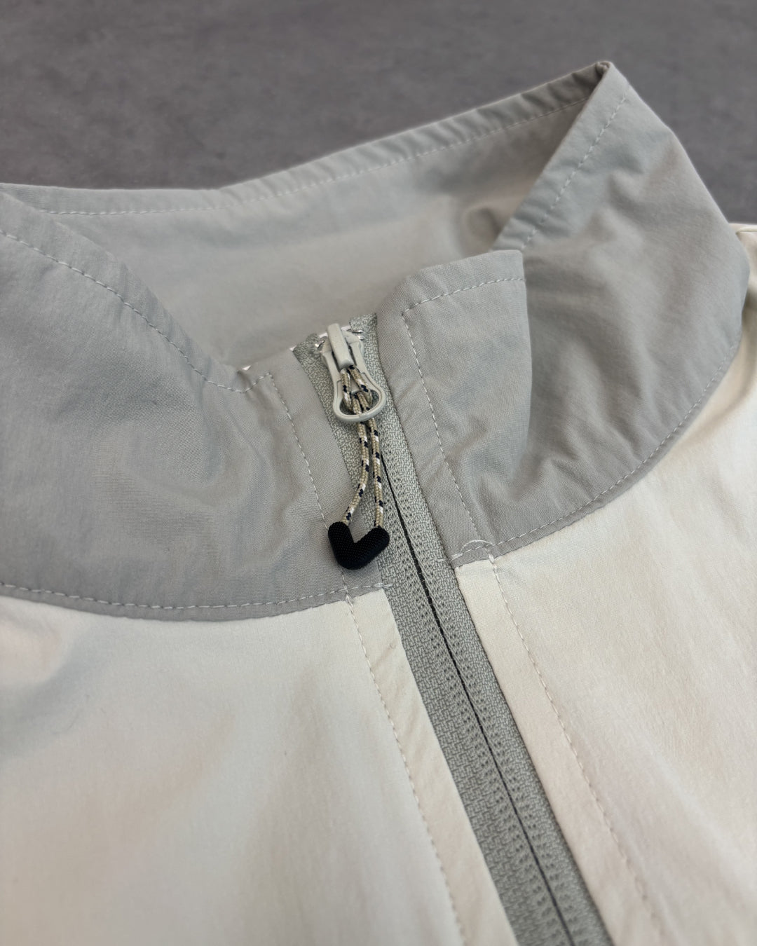 ハーフジップユーティリティプールオーバーCM0101